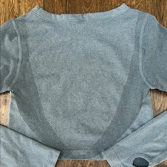 Ptula Long Sleeve Crop Top - Picture 5 of 6